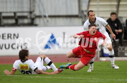 Fussball. Regionalliga.  VSV gegen St. Florian. Michael Kirisits, Christian Prawda,  (VSV), Gregor Schmidthaler (St. Florian). Villach, 5.4.2012. 
Foto: Kuess

---
pressefotos, pressefotografie, kuess, qs, qspictures, sport, bild, bilder, bilddatenbank