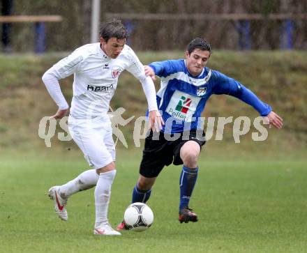 Fussball Kaerntner Liga. ATUS Ferlach gegen RZ Pellets WAC/St. Andrae. Salih Alic (Ferlach), Angelo Darmann (WAC). Ferlach, 7.4.2012.
Foto: Kuess
---
pressefotos, pressefotografie, kuess, qs, qspictures, sport, bild, bilder, bilddatenbank