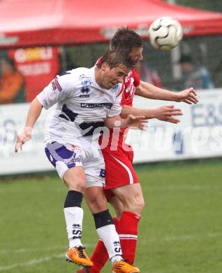 Fussball Regionalliga. SAK gegen Vorwaerts Steyr. Grega Triplat (SAK), Bozo Kovacevic (Steyr). Klagenfurt, am 7.4.2012.
Foto: Kuess
---
pressefotos, pressefotografie, kuess, qs, qspictures, sport, bild, bilder, bilddatenbank