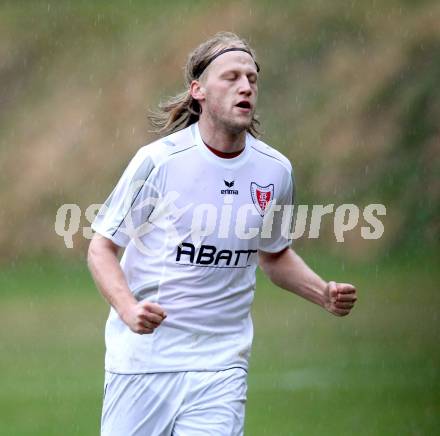 Fussball Kaerntner Liga. ATUS Ferlach gegen RZ Pellets WAC/St. Andrae. Torjubel Alen Nikola Rajkovic (Ferlach). Ferlach, 7.4.2012.
Foto: Kuess
---
pressefotos, pressefotografie, kuess, qs, qspictures, sport, bild, bilder, bilddatenbank