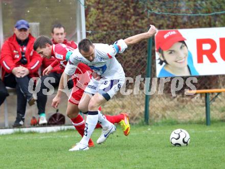 Fussball Regionalliga. SAK gegen Vorwaerts Steyr. Goran Jolic (SAK), Michael Lageder (Steyr). Klagenfurt, am 7.4.2012.
Foto: Kuess
---
pressefotos, pressefotografie, kuess, qs, qspictures, sport, bild, bilder, bilddatenbank