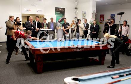 Billard. Albin Ouschan, Jasmin Ouschan. Klagenfurt, am 11.4.2012.
Foto: Kuess
---
pressefotos, pressefotografie, kuess, qs, qspictures, sport, bild, bilder, bilddatenbank