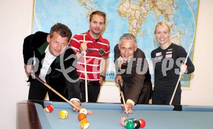 Billard. Buergermeister Christian Scheider, Albin Ouschan, Jasmin Ouschan, Juergen Pfeiler. Klagenfurt, am 11.4.2012.
Foto: Kuess
---
pressefotos, pressefotografie, kuess, qs, qspictures, sport, bild, bilder, bilddatenbank