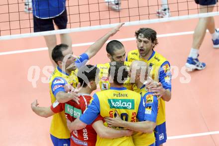 Volleyball. MEVZA. SK Aich/Dob gegen Hypo Tirol Volleyballteam. Jubel (Aich/Dob). Bleiburg, am 12.4.2012.
Foto: Kuess 


---
pressefotos, pressefotografie, kuess, qs, qspictures, sport, bild, bilder, bilddatenbank
