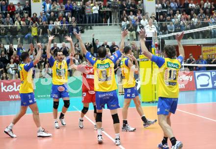Volleyball. MEVZA. SK Aich/Dob gegen Hypo Tirol Volleyballteam. Jubel (Aich/Dob). Bleiburg, am 12.4.2012.
Foto: Kuess 


---
pressefotos, pressefotografie, kuess, qs, qspictures, sport, bild, bilder, bilddatenbank
