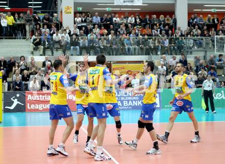 Volleyball. MEVZA. SK Aich/Dob gegen Hypo Tirol Volleyballteam. Jubel (Aich/Dob). Bleiburg, am 12.4.2012.
Foto: Kuess 


---
pressefotos, pressefotografie, kuess, qs, qspictures, sport, bild, bilder, bilddatenbank