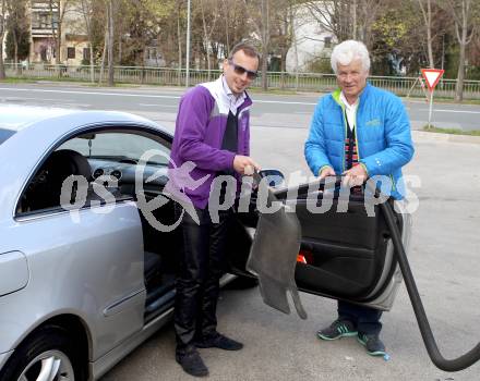 Fussball Regionalliga. Trainer Dietmar Thuller (SK Austria Klagenfurt), Trainer Alois Jagodic (SAK). Klagemfurt, am 12.4.2012.
Foto: Kuess
---
pressefotos, pressefotografie, kuess, qs, qspictures, sport, bild, bilder, bilddatenbank