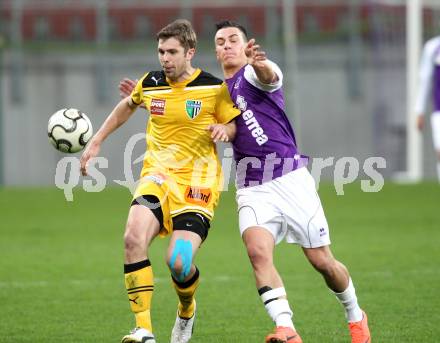 Fussball Regionalliga. SK Austria Klagenfurt gegen FC Gratkorn. Sandro Gotal,  (Klagenfurt), Martin Gruendler (Gratkorn).  Klagenfurt, 13.4.2012
Foto: Kuess

---
pressefotos, pressefotografie, kuess, qs, qspictures, sport, bild, bilder, bilddatenbank