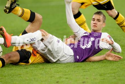 Fussball Regionalliga. SK Austria Klagenfurt gegen FC Gratkorn. Toni Krijan,  (Klagenfurt), Mateo Kasalo (Gratkorn).  Klagenfurt, 13.4.2012
Foto: Kuess

---
pressefotos, pressefotografie, kuess, qs, qspictures, sport, bild, bilder, bilddatenbank