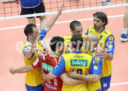 Volleyball. MEVZA. SK Aich/Dob gegen Hypo Tirol Volleyballteam. Jubel (Aich/Dob). Bleiburg, am 12.4.2012.
Foto: Kuess 


---
pressefotos, pressefotografie, kuess, qs, qspictures, sport, bild, bilder, bilddatenbank