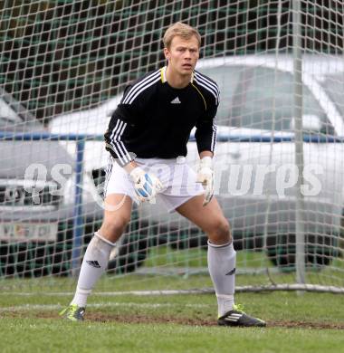 Fussball Kaerntner Liga. SG Drautal gegen SC Hermagor. Markus Glaenzer , (SG Drautal). Feistritz/Drau, am 14.4.2012.
Foto: Kuess
---
pressefotos, pressefotografie, kuess, qs, qspictures, sport, bild, bilder, bilddatenbank