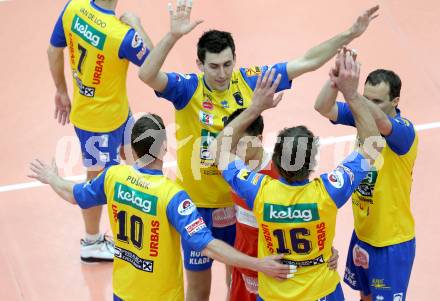 Volleyball. MEVZA. SK Aich/Dob gegen Hypo Tirol Volleyballteam. Jubel (Aich/Dob). Bleiburg, am 12.4.2012.
Foto: Kuess 


---
pressefotos, pressefotografie, kuess, qs, qspictures, sport, bild, bilder, bilddatenbank