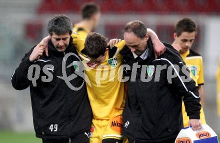 Fussball Regionalliga. SK Austria Klagenfurt gegen FC Gratkorn. Marc Klicnik verletzt (Gratkorn).  Klagenfurt, 13.4.2012
Foto: Kuess

---
pressefotos, pressefotografie, kuess, qs, qspictures, sport, bild, bilder, bilddatenbank