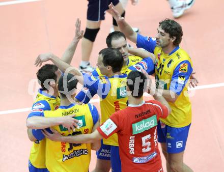Volleyball. MEVZA. SK Aich/Dob gegen Hypo Tirol Volleyballteam. Jubel (Aich/Dob). Bleiburg, am 12.4.2012.
Foto: Kuess 


---
pressefotos, pressefotografie, kuess, qs, qspictures, sport, bild, bilder, bilddatenbank