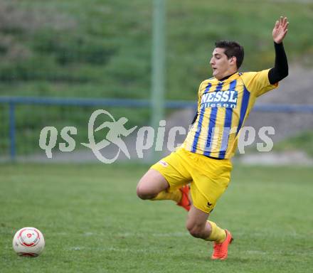 Fussball Kaerntner Liga. SG Drautal gegen SC Hermagor. Dominik Vukoja (Hermagor). Feistritz/Drau, am 14.4.2012.
Foto: Kuess
---
pressefotos, pressefotografie, kuess, qs, qspictures, sport, bild, bilder, bilddatenbank