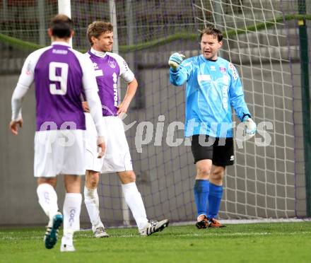 Fussball Regionalliga. SK Austria Klagenfurt gegen FC Gratkorn. Bernd Schierhuber, Alexander Schenk (Klagenfurt).  Klagenfurt, 13.4.2012
Foto: Kuess

---
pressefotos, pressefotografie, kuess, qs, qspictures, sport, bild, bilder, bilddatenbank