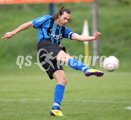 Fussball Kaerntner Liga. SG Drautal gegen SC Hermagor. Daniel Trupp, (SG Drautal). Feistritz/Drau, am 14.4.2012.
Foto: Kuess
---
pressefotos, pressefotografie, kuess, qs, qspictures, sport, bild, bilder, bilddatenbank