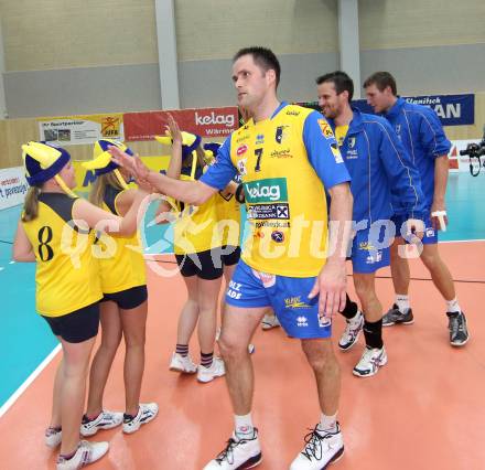 Volleyball. MEVZA. SK Aich/Dob gegen Hypo Tirol Volleyballteam. Jubel Allan Van De Loo (Aich/Dob). Bleiburg, am 12.4.2012.
Foto: Kuess 


---
pressefotos, pressefotografie, kuess, qs, qspictures, sport, bild, bilder, bilddatenbank