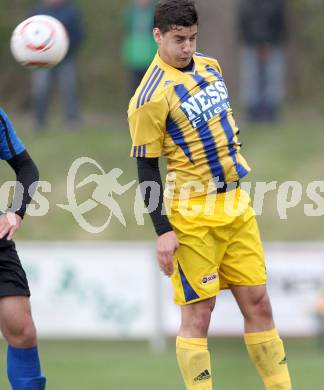 Fussball Kaerntner Liga. SG Drautal gegen SC Hermagor. Dominik Vukoja (Hermagor). Feistritz/Drau, am 14.4.2012.
Foto: Kuess
---
pressefotos, pressefotografie, kuess, qs, qspictures, sport, bild, bilder, bilddatenbank