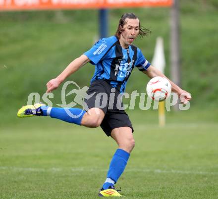 Fussball Kaerntner Liga. SG Drautal gegen SC Hermagor. Daniel Trupp, (SG Drautal). Feistritz/Drau, am 14.4.2012.
Foto: Kuess
---
pressefotos, pressefotografie, kuess, qs, qspictures, sport, bild, bilder, bilddatenbank