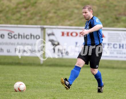 Fussball Kaerntner Liga. SG Drautal gegen SC Hermagor. Thomas Reichold (SG Drautal). Feistritz/Drau, am 14.4.2012.
Foto: Kuess
---
pressefotos, pressefotografie, kuess, qs, qspictures, sport, bild, bilder, bilddatenbank