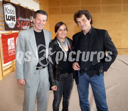 Universitaetssportinstitut. 10-Jahres Feier. Karl Schnabl, Ina Meschik (Snowboard), Thomas Brandauer. Klagenfurt, am 13.4.2012.
Foto: Kuess
---
pressefotos, pressefotografie, kuess, qs, qspictures, sport, bild, bilder, bilddatenbank