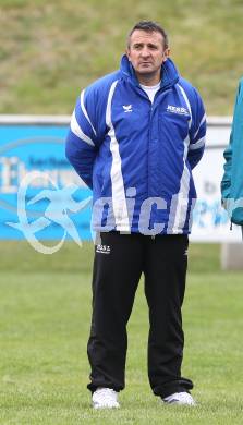 Fussball Kaerntner Liga. SG Drautal gegen SC Hermagor. Trainer Suvad Rovcanin (Drautal), Ervin Kalender (Hermagor). Feistritz/Drau, am 14.4.2012.
Foto: Kuess
---
pressefotos, pressefotografie, kuess, qs, qspictures, sport, bild, bilder, bilddatenbank
