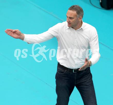 Volleyball. MEVZA. SK Aich/Dob gegen Hypo Tirol Volleyballteam. Trainer Stefan Chrtiansky (Tirol). Bleiburg, am 12.4.2012.
Foto: Kuess 


---
pressefotos, pressefotografie, kuess, qs, qspictures, sport, bild, bilder, bilddatenbank