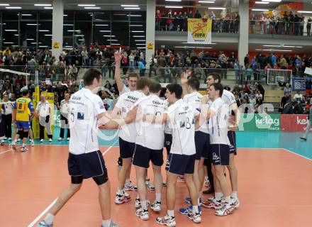 Volleyball. MEVZA. SK Aich/Dob gegen Hypo Tirol Volleyballteam. Jubel  (Tirol). Bleiburg, am 16.4.2012.
Foto: Kuess 


---
pressefotos, pressefotografie, kuess, qs, qspictures, sport, bild, bilder, bilddatenbank