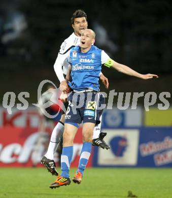 Fussball. Erste Liga.  WAC/St. Andrae gegen FC Lustenau. Solano,  (WAC), Dennis Mimm (Lustenau). Wolfsberg, 17.4.2012. 
Foto: Kuess

---
pressefotos, pressefotografie, kuess, qs, qspictures, sport, bild, bilder, bilddatenbank