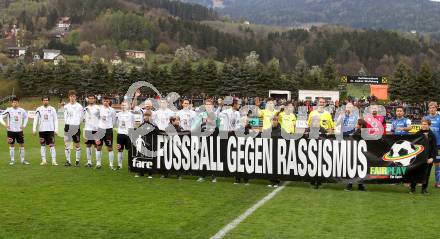 Fussball. Erste Liga.  WAC/St. Andrae gegen FC Lustenau. Nachwuchsspieler mit Transparent Fussball gegen Rassismus. Wolfsberg, 17.4.2012. 
Foto: Kuess

---
pressefotos, pressefotografie, kuess, qs, qspictures, sport, bild, bilder, bilddatenbank