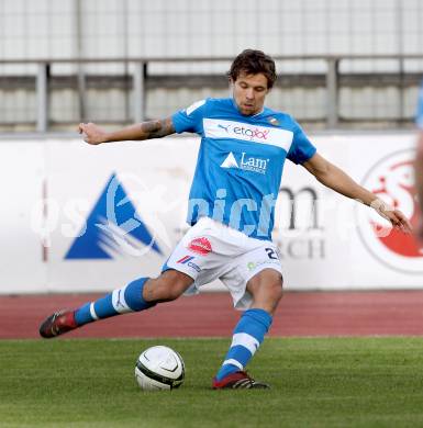 Fussball Regionalliga. VSV gegen DSV Leoben. Michael Kirisits (VSV). Villach, 20.4.2012.
Foto: Kuess
---
pressefotos, pressefotografie, kuess, qs, qspictures, sport, bild, bilder, bilddatenbank
