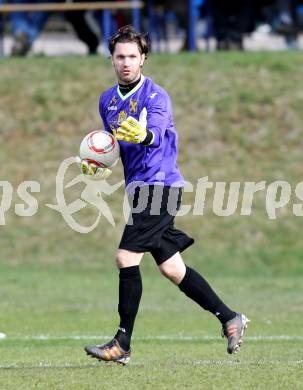Fussball Kaerntner Liga. ATUS Ferlach gegen St. Veit/Glan. Manuel Pirmann  (St. Veit). Ferlach, 21.4.2012.
Fotos: kuess
---
pressefotos, pressefotografie, kuess, qs, qspictures, sport, bild, bilder, bilddatenbank