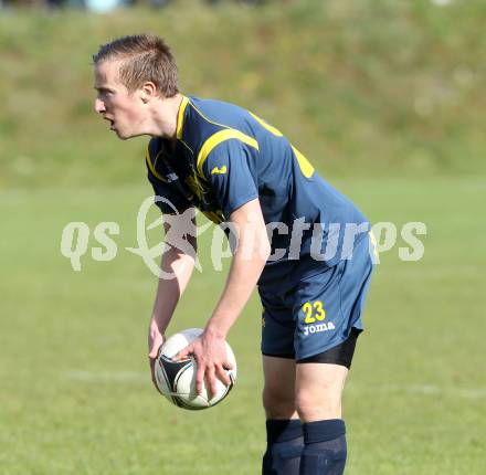 Fussball Kaerntner Liga. ATUS Ferlach gegen St. Veit/Glan. Roman Adunka (St. Veit). Ferlach, 21.4.2012.
Fotos: kuess
---
pressefotos, pressefotografie, kuess, qs, qspictures, sport, bild, bilder, bilddatenbank