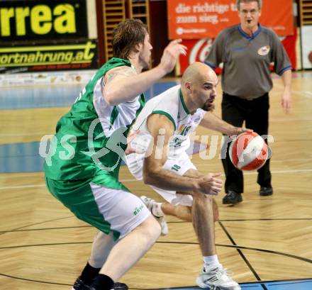 Basketball. Landesliga. Woerthersee Piraten gegen KOS. Buggelsheim Joachim (Piraten), Oberckal Blaz (KOS). Klagenfurt, 22.4.2012.
Foto: Kuess
---
pressefotos, pressefotografie, kuess, qs, qspictures, sport, bild, bilder, bilddatenbank