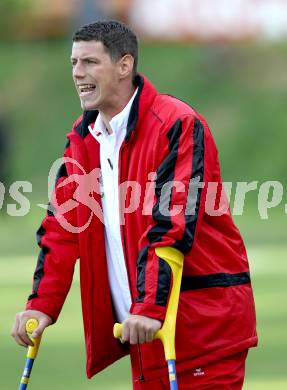 Fussball Kaerntner Liga. ATUS Ferlach gegen St. Veit/Glan. Spielertrainer Mario Verdel (Ferlach). Ferlach, 21.4.2012.
Fotos: kuess
---
pressefotos, pressefotografie, kuess, qs, qspictures, sport, bild, bilder, bilddatenbank