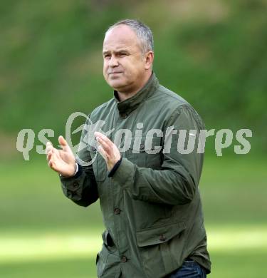 Fussball Kaerntner Liga. ATUS Ferlach gegen St. Veit/Glan. Ulf Ottacher (Ferlach). Ferlach, 21.4.2012.
Fotos: kuess
---
pressefotos, pressefotografie, kuess, qs, qspictures, sport, bild, bilder, bilddatenbank