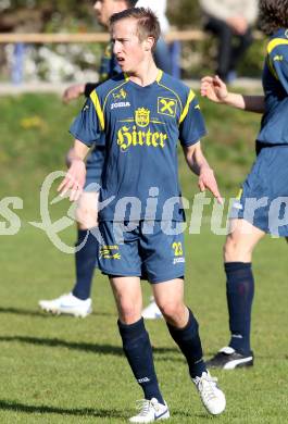 Fussball Kaerntner Liga. ATUS Ferlach gegen St. Veit/Glan. Roman Adunka (St. Veit). Ferlach, 21.4.2012.
Fotos: kuess
---
pressefotos, pressefotografie, kuess, qs, qspictures, sport, bild, bilder, bilddatenbank