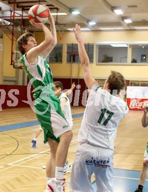 Basketball. Landesliga. Woerthersee Piraten gegen KOS. Valach Lukas (Piraten), Smrtnik Andi (KOS). Klagenfurt, 22.4.2012.
Foto: Kuess
---
pressefotos, pressefotografie, kuess, qs, qspictures, sport, bild, bilder, bilddatenbank