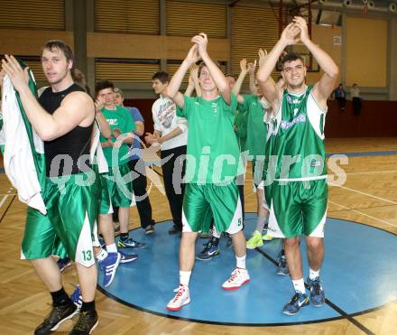 Basketball. Landesliga. Woerthersee Piraten gegen KOS. Jubel KOS. Klagenfurt, 22.4.2012.
Foto: Kuess
---
pressefotos, pressefotografie, kuess, qs, qspictures, sport, bild, bilder, bilddatenbank
