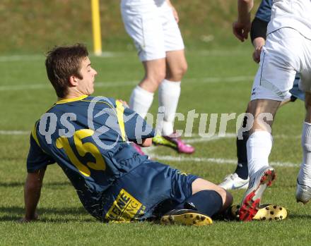 Fussball Kaerntner Liga. ATUS Ferlach gegen St. Veit/Glan. Ernst Komarek (St. Veit). Ferlach, 21.4.2012.
Fotos: kuess
---
pressefotos, pressefotografie, kuess, qs, qspictures, sport, bild, bilder, bilddatenbank