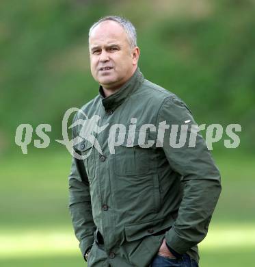 Fussball Kaerntner Liga. ATUS Ferlach gegen St. Veit/Glan. Ulf Ottacher (Ferlach). Ferlach, 21.4.2012.
Fotos: kuess
---
pressefotos, pressefotografie, kuess, qs, qspictures, sport, bild, bilder, bilddatenbank
