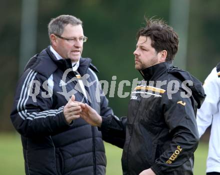 Fussball Kaerntner Liga. ATUS Ferlach gegen St. Veit/Glan. Trainer Martin Kaiser (St. Veit). Ferlach, 21.4.2012.
Fotos: kuess
---
pressefotos, pressefotografie, kuess, qs, qspictures, sport, bild, bilder, bilddatenbank
