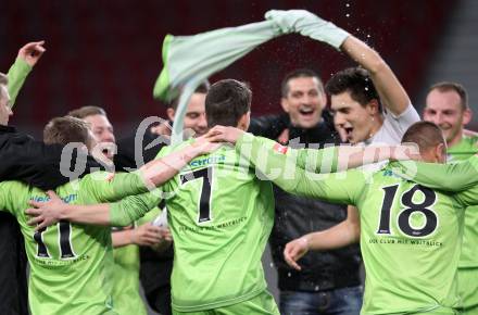 Fussball Regionalliga. SK Austria Klagenfurt gegen Wels FC. Jubel Wels.  Klagenfurt, 25.4.2012
Foto: Kuess

---
pressefotos, pressefotografie, kuess, qs, qspictures, sport, bild, bilder, bilddatenbank
