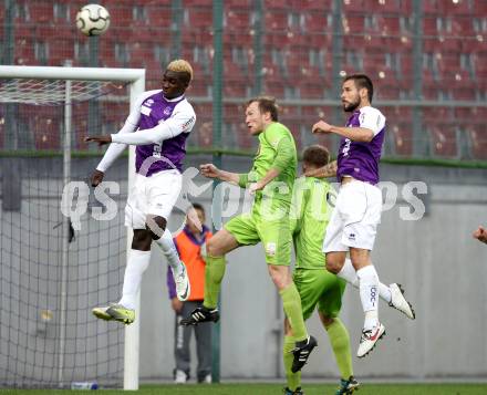 Fussball Regionalliga. SK Austria Klagenfurt gegen Wels FC. Kevin Bangai, Oliver Pusztai, (Austria Klagenfurt), Thomas Winkler (Wels FC).  Klagenfurt, 25.4.2012
Foto: Kuess

---
pressefotos, pressefotografie, kuess, qs, qspictures, sport, bild, bilder, bilddatenbank