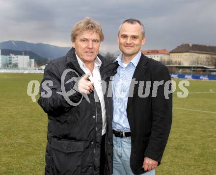 Fussball Regionalliga. SAK gegen Leoben.  Adi Pinter, Gabor Heinemann (Praesident Leoben). . Klagenfurt, 24.3.2012.
Foto: Kuess
---
pressefotos, pressefotografie, kuess, qs, qspictures, sport, bild, bilder, bilddatenbank