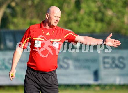 Fussball Regionalliga. SAK gegen FC Gratkorn. Schiedsrichter Johannes Pumberger. Klagenfurt, 27.4.2012.
Foto: Kuess
---
pressefotos, pressefotografie, kuess, qs, qspictures, sport, bild, bilder, bilddatenbank