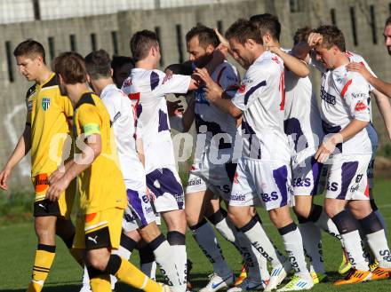 Fussball Regionalliga. SAK gegen FC Gratkorn. Torjubel SAK. Klagenfurt, 27.4.2012.
Foto: Kuess
---
pressefotos, pressefotografie, kuess, qs, qspictures, sport, bild, bilder, bilddatenbank