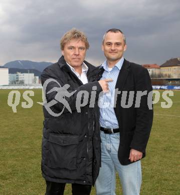 Fussball Regionalliga. SAK gegen Leoben.  Adi Pinter, Gabor Heinemann (Praesident Leoben).  Klagenfurt, 24.3.2012.
Foto: Kuess
---
pressefotos, pressefotografie, kuess, qs, qspictures, sport, bild, bilder, bilddatenbank