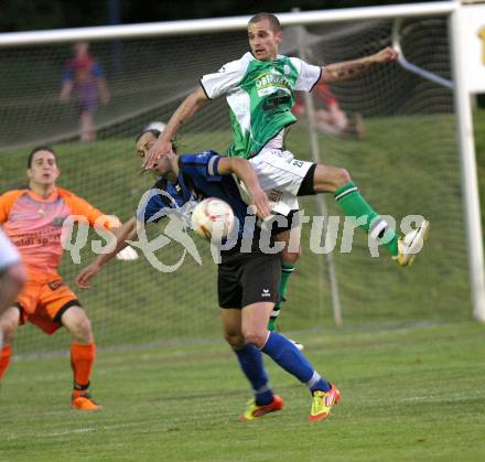 Fussball Kaerntner Liga. Drautal gegen Lendorf. Daniel Trupp (Drautal), Markus Morgenstern (Lendorf). Feistritz/Drau, am 11.5.2012.
Foto: Kuess
---
pressefotos, pressefotografie, kuess, qs, qspictures, sport, bild, bilder, bilddatenbank
